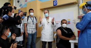 Kekecewaan publik berubah menjadi kemarahan ketika para pejabat Amerika Selatan melompati batas untuk vaksin.