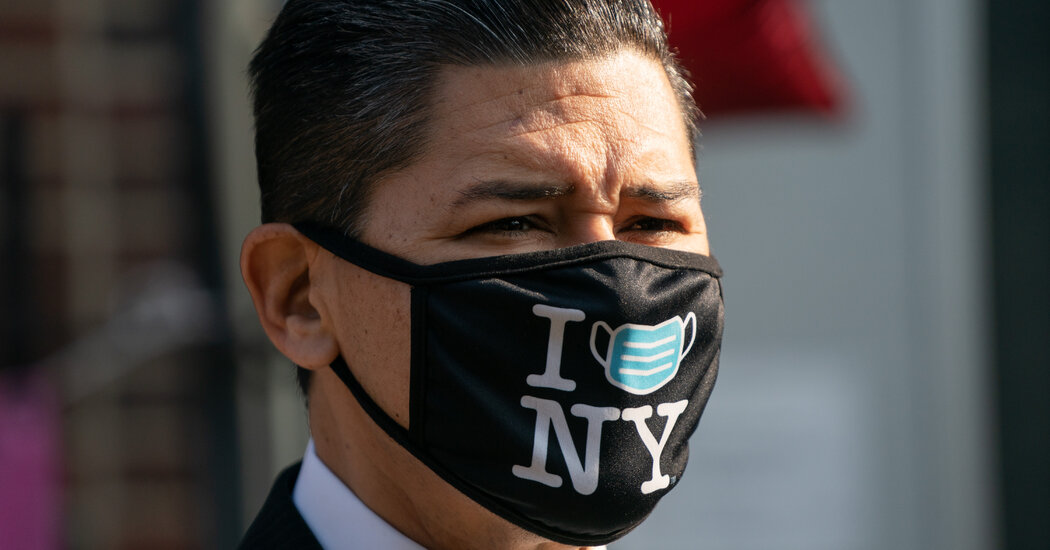 Rektor sekolah umum NYC, Richard Carranza, akan mengundurkan diri.