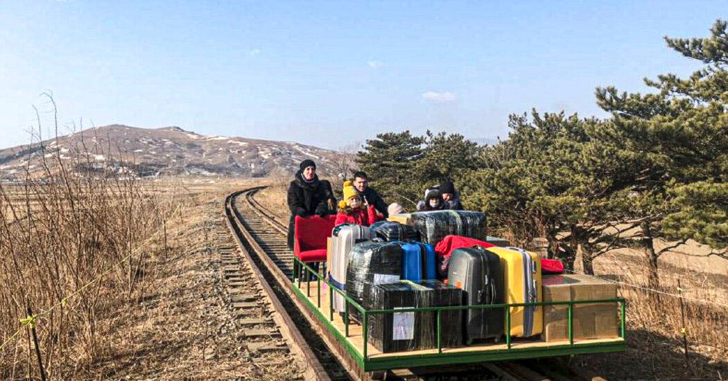 Orang Rusia Melarikan Diri dari Korea Utara dengan Kereta Api yang Didorong Tangan