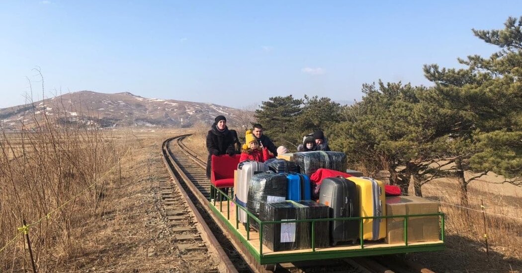 Perbatasan Korea Utara ditutup, tetapi Rusia mengatakan beberapa warganya menemukan jalan keluar dengan troli.