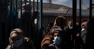 Saat Warga Palestina Menuntut Vaksin, Pemimpin Mereka Mengalihkan Dosis ke Beberapa Dosis yang Disukai