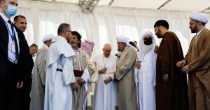 Paus Francis Mengakhiri Perjalanan Bersejarah pada Saat-saat Kritis bagi Irak