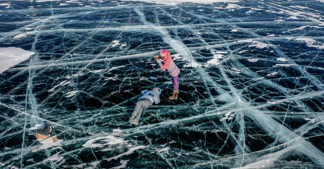 Bagi Orang Rusia yang Sedang Pandemi, Danau Baikal Adalah Tempat untuk Dilihat dan Dilihat