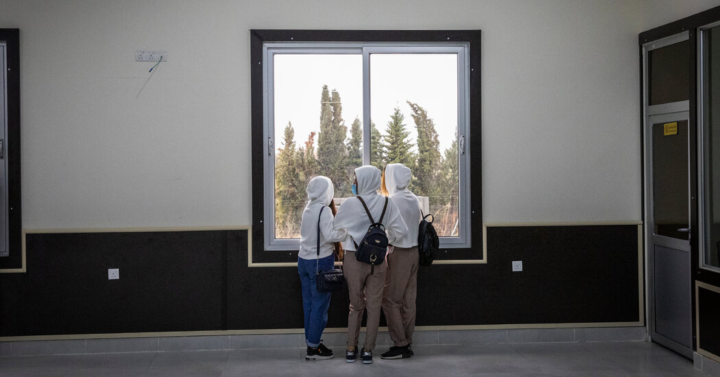Wanita Yazidi yang Pernah Diperbudak ISIS Dipersatukan Kembali Dengan Anak-Anak Mereka