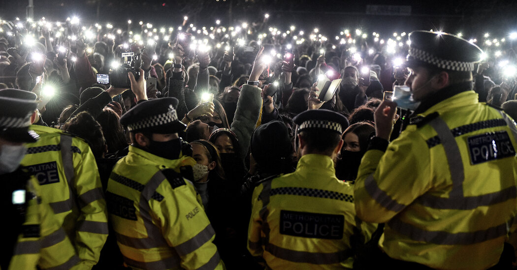Kepolisian di Sarah Everard Vigil di London Menghadapi Pemeriksaan Resmi