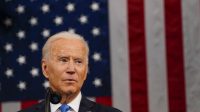 Biden Meninggalkan Reformasi Perawatan Kesehatan Besar dari Rencana Keluarga Amerika