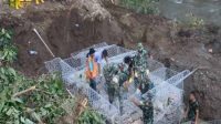 Kasad Andika Kirim Pasukan Percepat Pembangunan Jembatan di Bima Pascabanjir