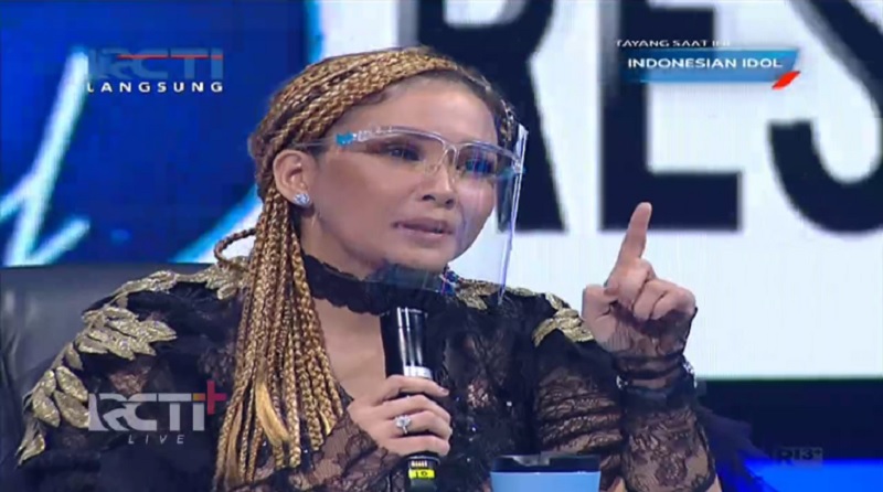 Rambut Nyentrik Maia Estianty Curi Perhatian di Grand Final Indonesian Idol : Okezone Lifestyle